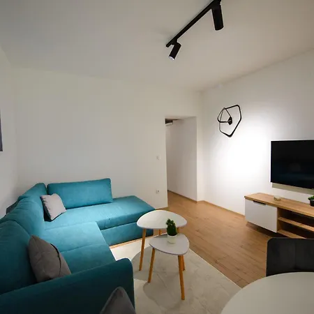 Апартаменты Corner Urban - Near Center & Bus Station *